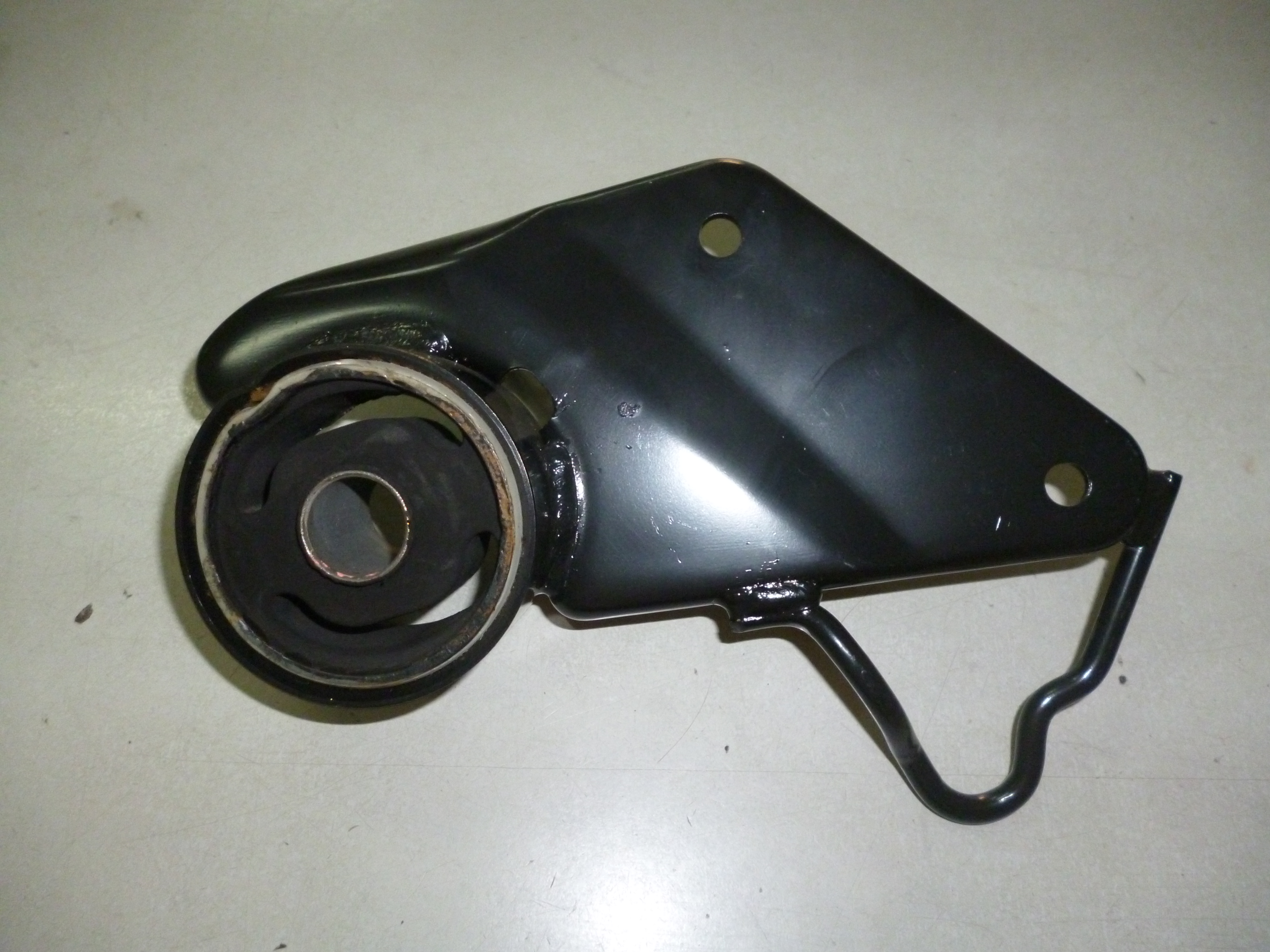 Giá treo động cơ